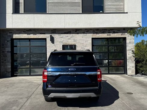 Used 2021 Ford Expedition XLT AWD/4WD image 4