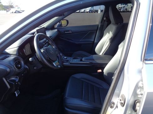 Used 2023 Lexus IS 350 F Sport image 9
