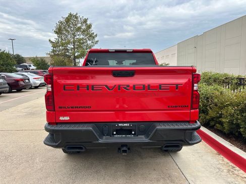 Used 2024 Chevrolet Silverado 1500 Custom Trail Boss w/ Dark Appearance Package AWD/4WD image 8