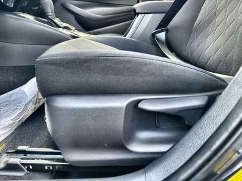 Used 2025 Toyota Corolla LE image 21