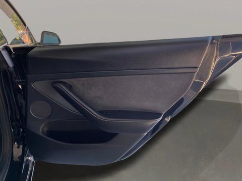 Used 2023 Tesla Model 3 Standard Range RWD image 19