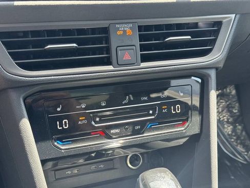 New 2026 Volkswagen Taos SE FWD image 22