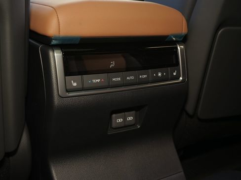 Used 2026 Lexus GX 550 w/ Cold Area Package AWD/4WD image 16