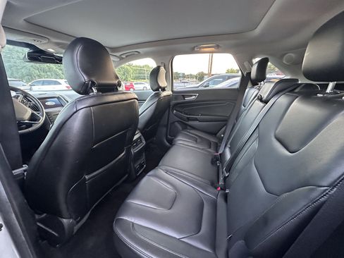Used 2019 Ford Edge Titanium w/ Cold Weather Package AWD/4WD image 3