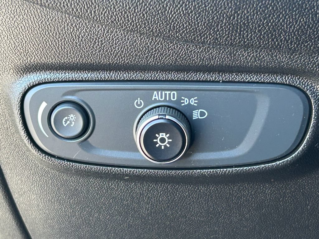 Used 2022 Chevrolet Equinox RS FWD image 23