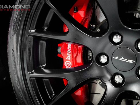 Used 2015 Dodge Challenger SRT Hellcat RWD image 5