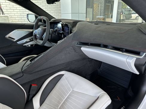 Used 2023 Chevrolet Corvette Stingray Premium Conv w/ Z51 Performance Package RWD image 26