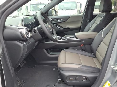 New 2026 Chevrolet Equinox LT w/ Convenience Package II FWD image 16