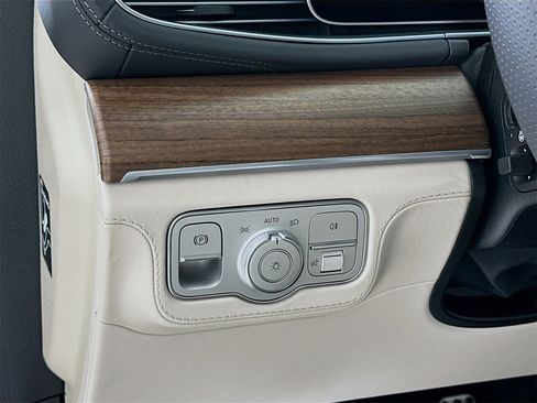 New 2026 Mercedes-Benz GLE 63 AMG S image 11