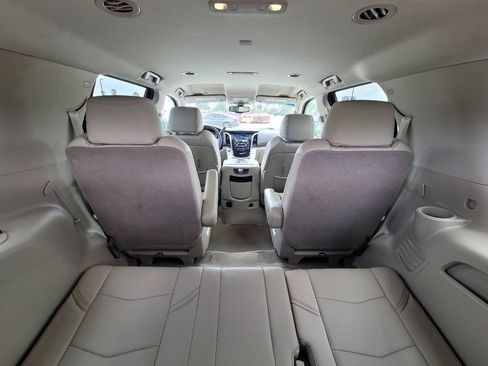 Used 2017 Cadillac Escalade 2WD image 16