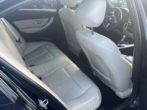 Used 2017 BMW 320i xDrive Sedan AWD/4WD image 10