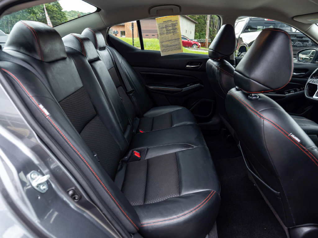 Used 2024 Nissan Altima 2.5 SR FWD image 29