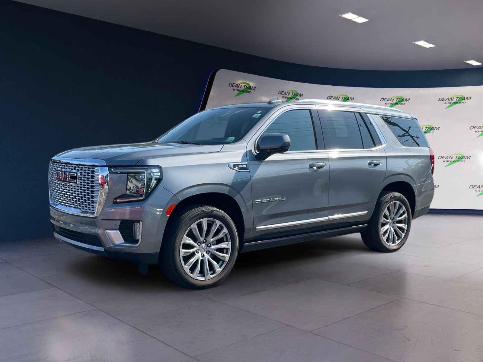 Used 2022 GMC Yukon Denali AWD/4WD image 2