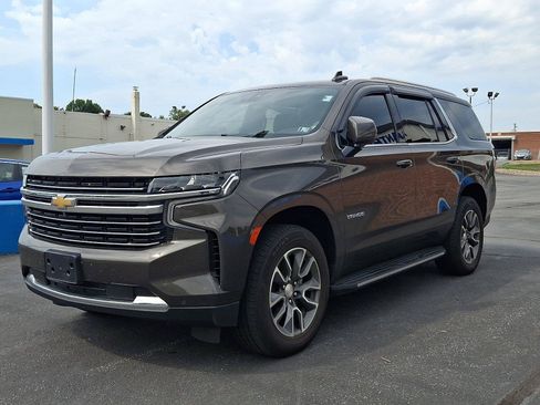 Used 2021 Chevrolet Tahoe LT w/ LT Signature Package AWD/4WD image 3