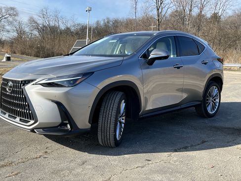 Used 2025 Lexus NX 350 AWD w/ Accessory Package (2T) image 3