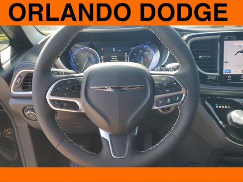 New 2026 Chrysler Pacifica Select image 13