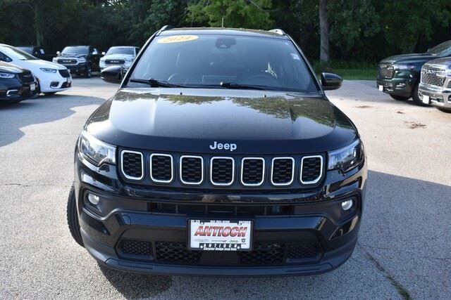 Used 2024 Jeep Compass Latitude AWD/4WD image 11