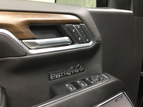 Used 2024 Chevrolet Silverado 1500 High Country w/ High Country Premium Package image 10