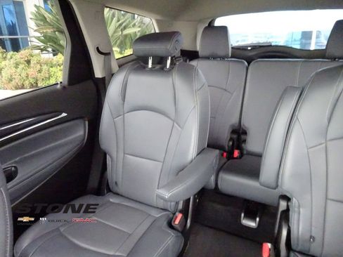 Used 2018 Buick Enclave Essence image 14