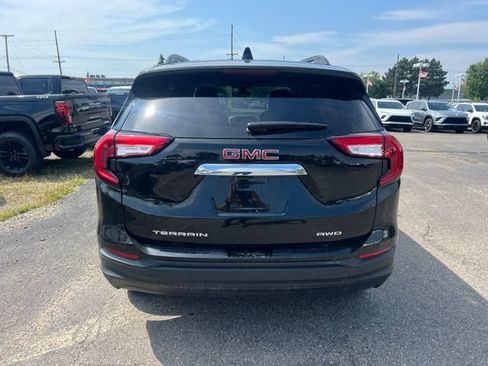 Used 2024 GMC Terrain SLE w/ Driver Convenience Package AWD/4WD image 7