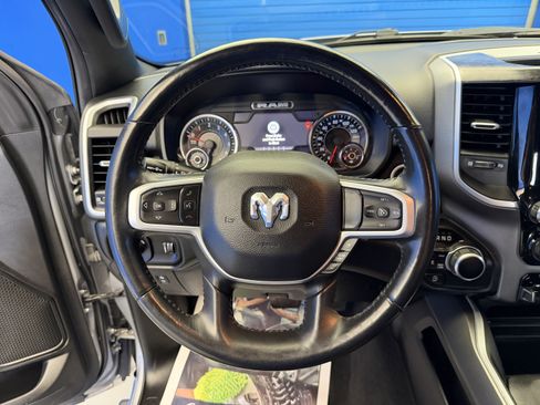 Used 2022 RAM 1500 4x4 Crew Cab image 16