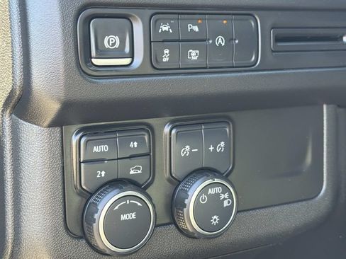 Used 2024 Chevrolet Tahoe LT w/ Luxury Package AWD/4WD image 27