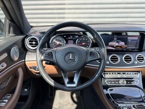 Used 2017 Mercedes-Benz E 300 4MATIC image 18