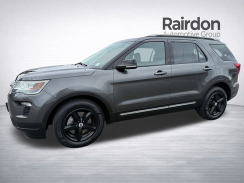 Used 2018 Ford Explorer XLT w/ Equipment Group 201A FWD image 3