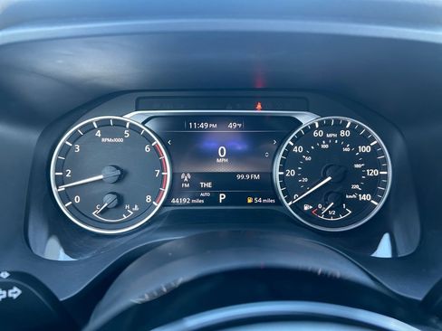 Used 2022 Nissan Rogue SV image 16