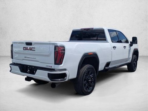 Used 2024 GMC Sierra 2500 AT4 w/ AT4 Premium Plus Package AWD/4WD image 5
