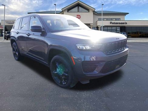 New 2025 Jeep Grand Cherokee Altitude image 3