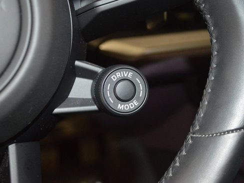 Certified 2025 Porsche Cayenne Coupe image 23