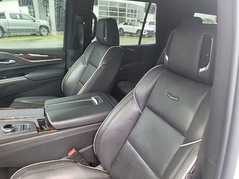 Used 2022 Cadillac Escalade Premium Luxury RWD image 10