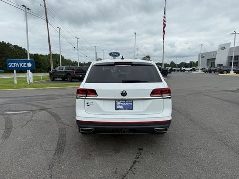 Used 2021 Volkswagen Atlas SE w/ Panoramic Sunroof Package FWD image 5