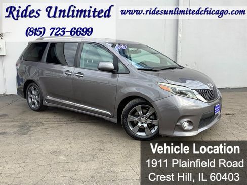 Used 2016 Toyota Sienna SE w/ SE Preferred Package FWD image 11