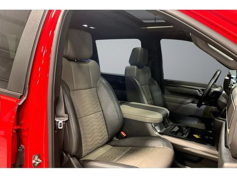Used 2024 Chevrolet Silverado 2500 ZR2 w/ Technology Package AWD/4WD image 49