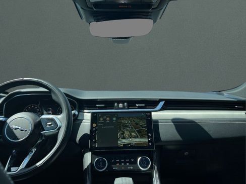 Used 2025 Jaguar F-PACE R-Dynamic S image 21