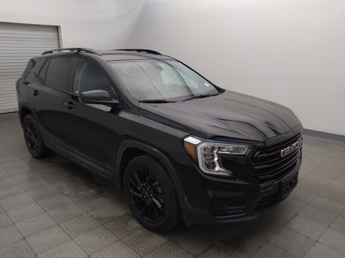 Used 2024 GMC Terrain SLE w/ Driver Convenience Package FWD image 13