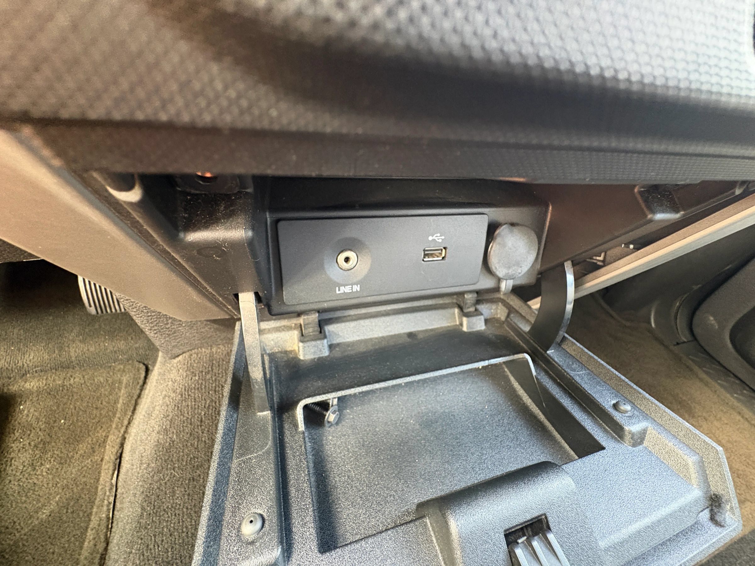 Used 2013 Ford F150 XLT w/ Luxury Equipment Group RWD image 17