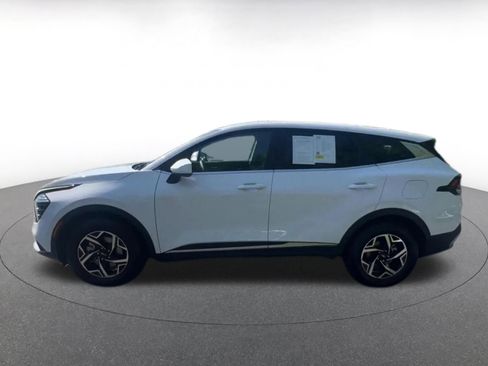 Used 2025 Kia Sportage LX FWD image 9