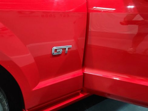 Used 2006 Ford Mustang GT RWD image 25