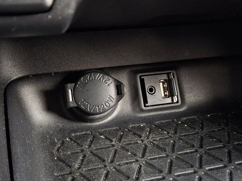 Used 2019 Toyota RAV4 LE image 24