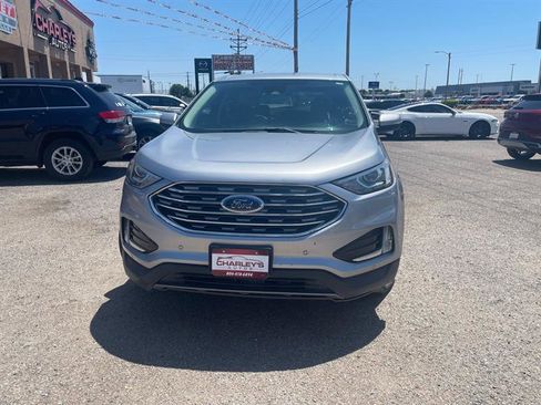 Used 2021 Ford Edge Titanium image 2