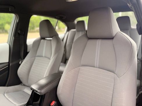 Used 2025 Toyota Corolla SE FWD image 12