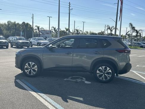 Used 2023 Nissan Rogue SV image 12