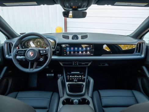 New 2026 Porsche Cayenne S image 21