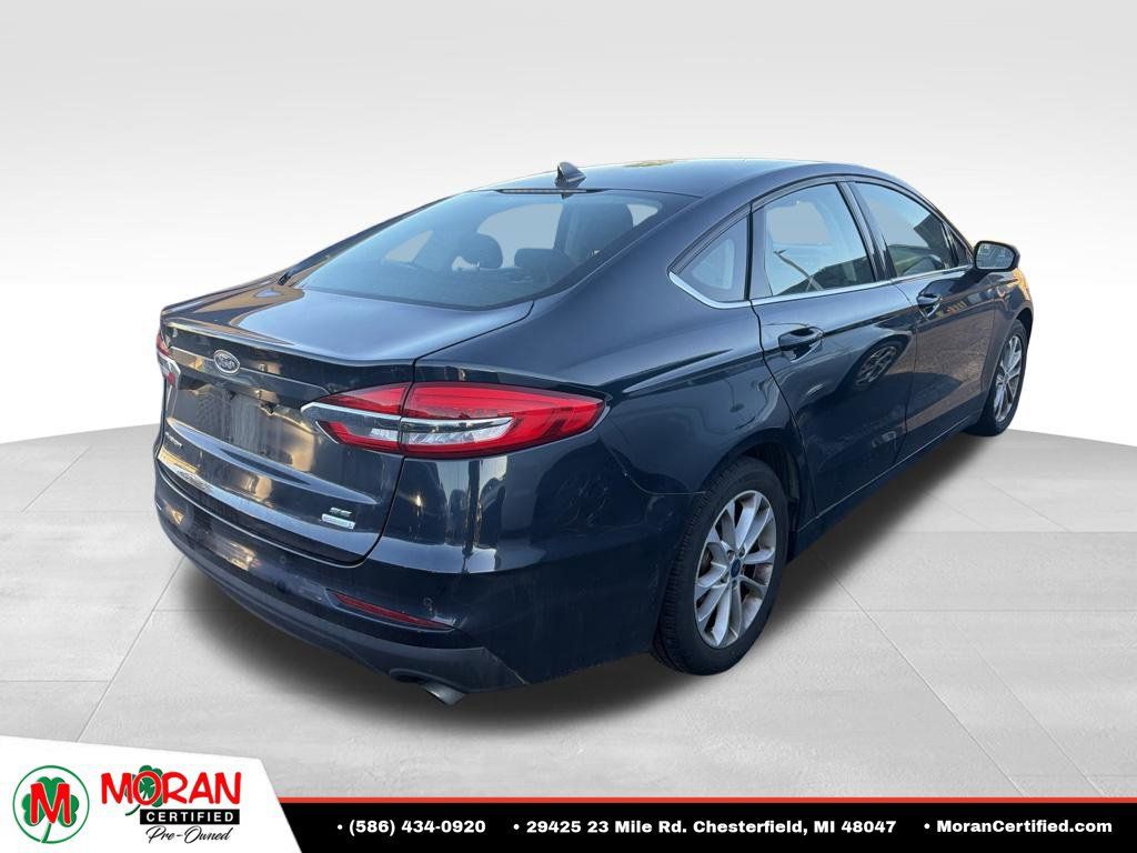 Used 2020 Ford Fusion SE FWD image 4