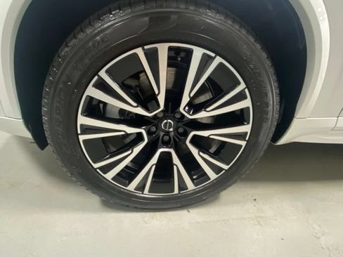 Used 2025 Volvo XC90 T8 Plus w/ Protection Package Premier AWD/4WD image 5