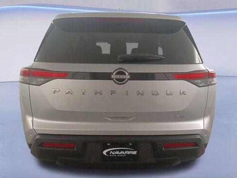 Used 2024 Nissan Pathfinder SV FWD image 7