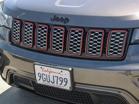 Used 2020 Jeep Grand Cherokee Altitude RWD image 5